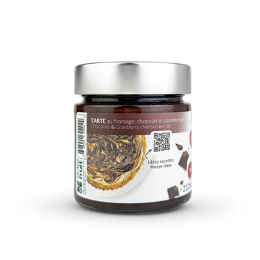 Pot avec recette de tarte au fromage, chocolat et canneberge fait avec la tartinade de chocolat et canneberge par CANNE BERGE. Aliments du Québec par Nutra-Fruit.